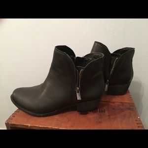 Lucky brand black boots